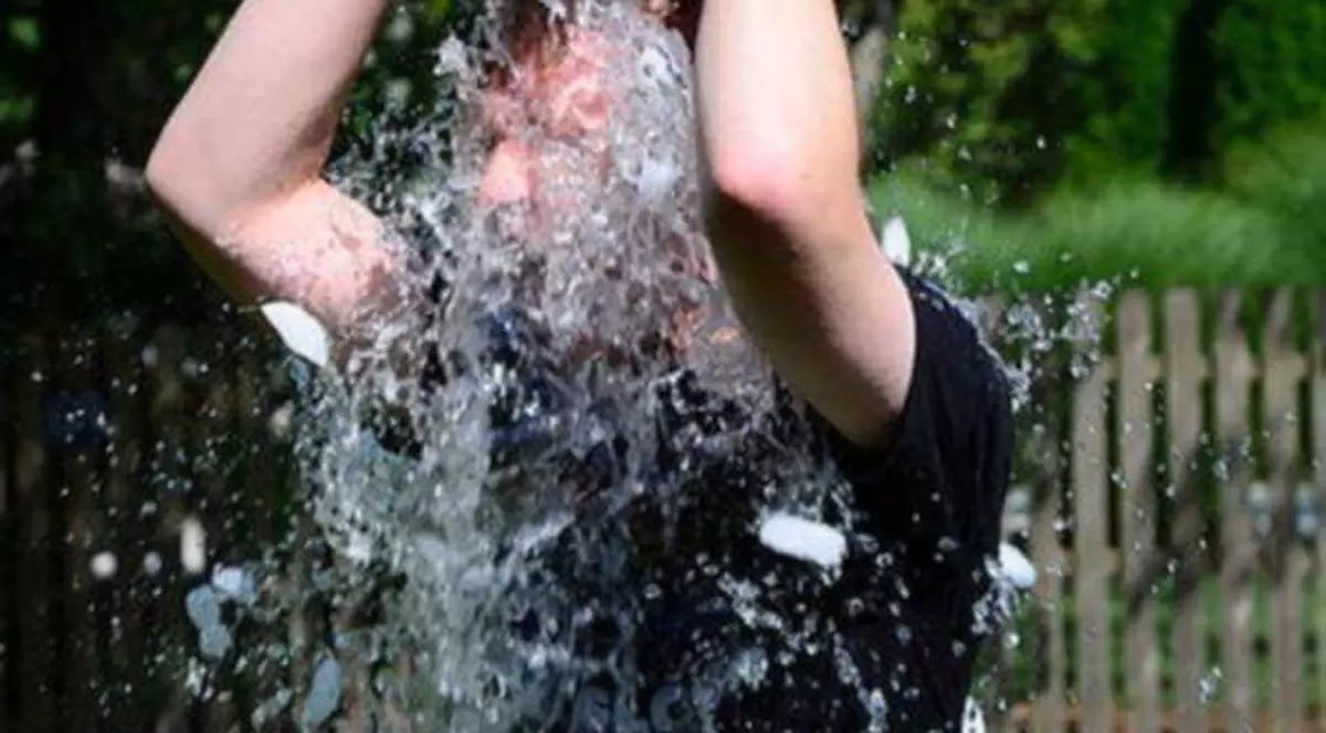 Mai ții minte campania în care toți își turnau gheață în cap? Ce s-a întâmplat cu cei 115 milioane de dolari strânși...