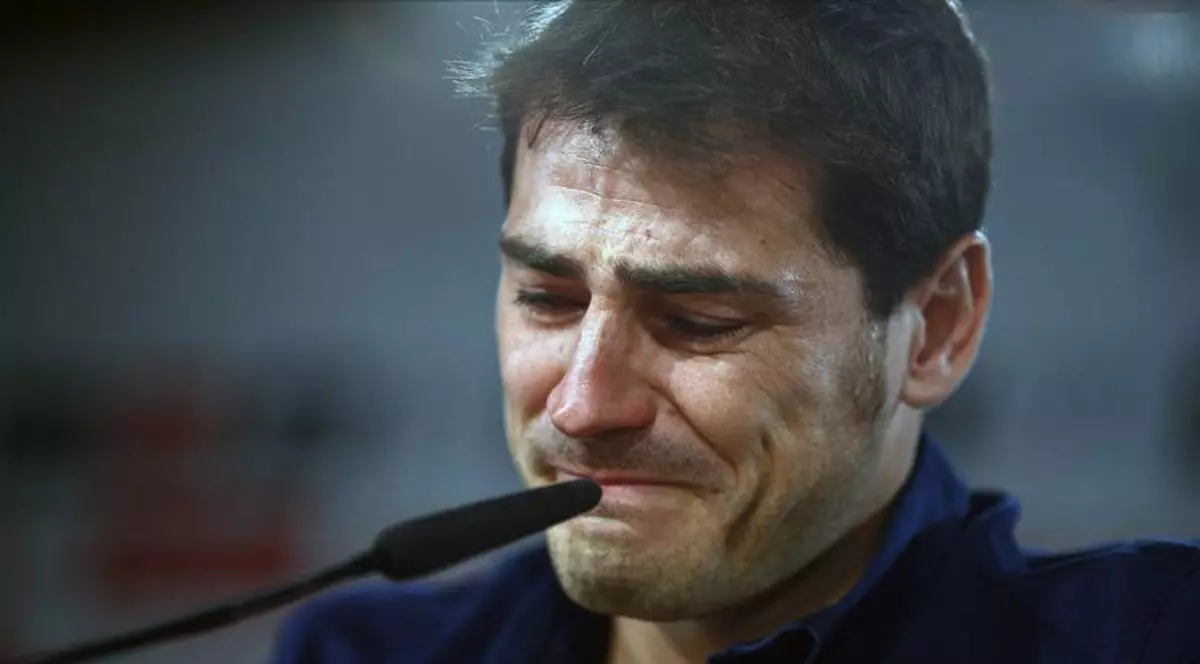 Legendarul portar Iker Casillas a plâns ca un copil la despărțirea de Real Madrid. ^"Nu vă voi uita niciodată. Hai, Madrid!" / GALERIE FOTO & VIDEO