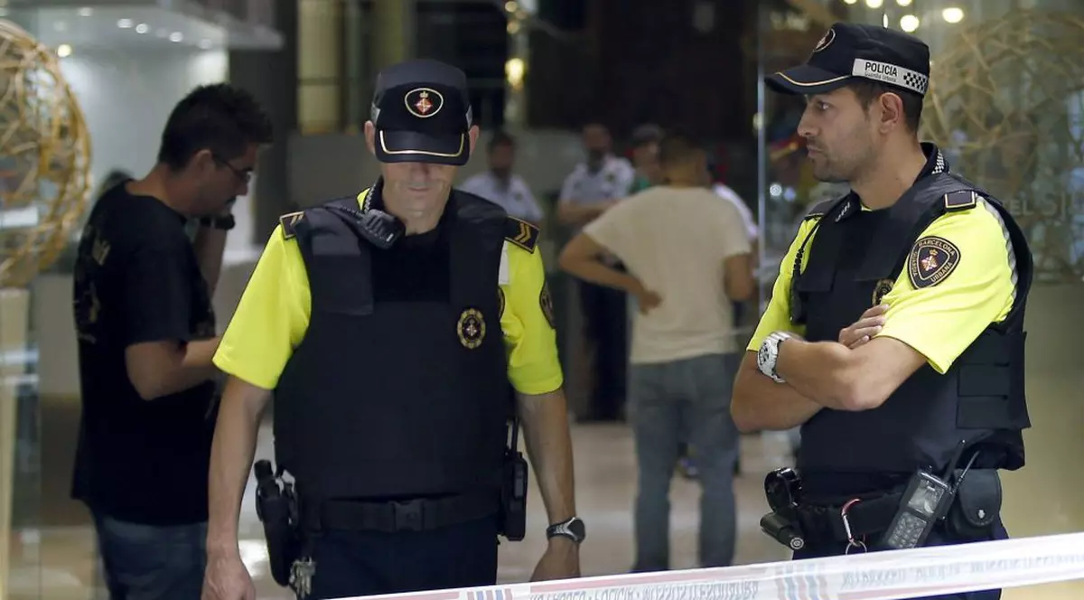 Atac armat în Barcelona! Un bărbat a deschis focul pe bulevardul La Rambla din centrul orașului