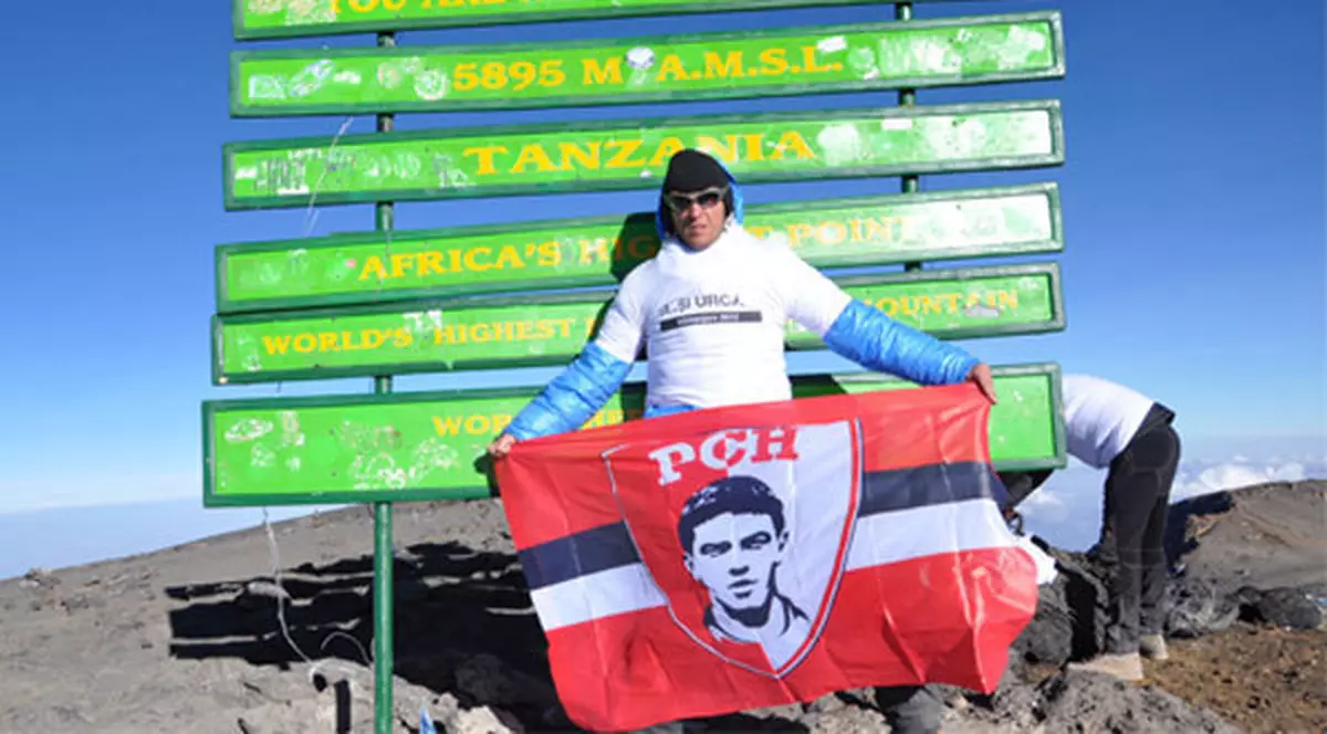 Dinamo donează 50 la sută din încasările meciului cu ACS Poli Timişoara suporterului Ludovic Vieru, diagnosticat cu o boală grea. A dus steagul alb-roșu pe Kilimanjaro, Mont Blanc și Elbrus