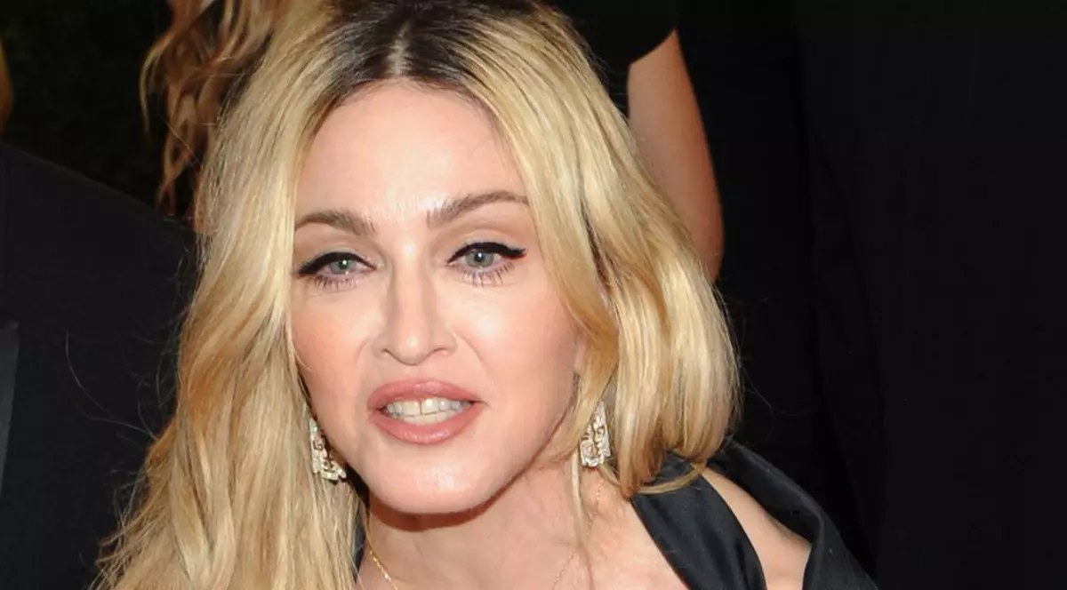 Madonna, vizită surpriză din partea fostului soţ şi al fiului lor, Rocco!