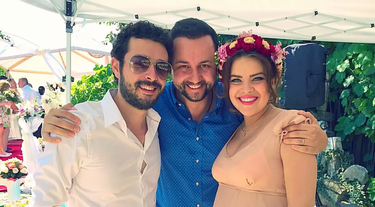 Marius Moga şi Bianca Lăpuşte s-au căsătorit. Uite ce frumoși au fost la cununia civilă!