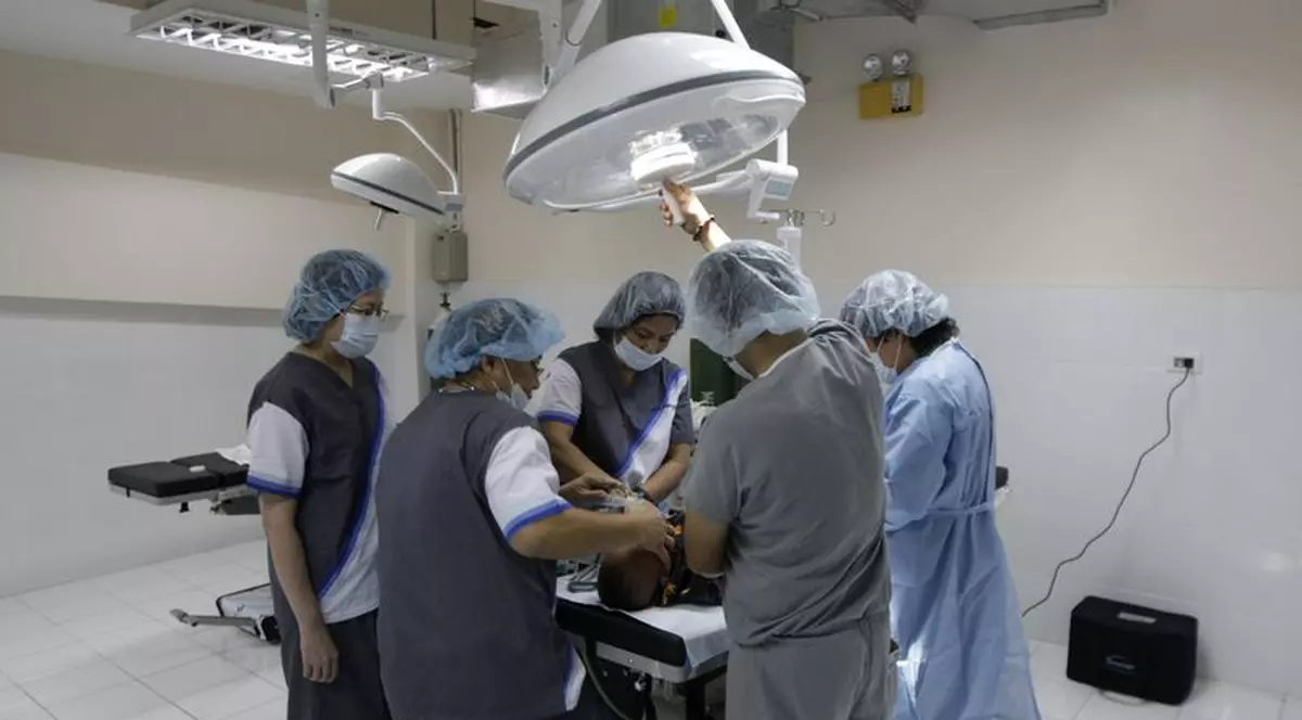 Ce a pățit o femeie pe masa de operație în Elveția e incredibil!