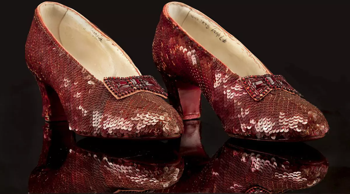 Recompensă de 1 MILION de dolari pentru pantofii lui Dorothy din "Vrăjitorul din Oz"