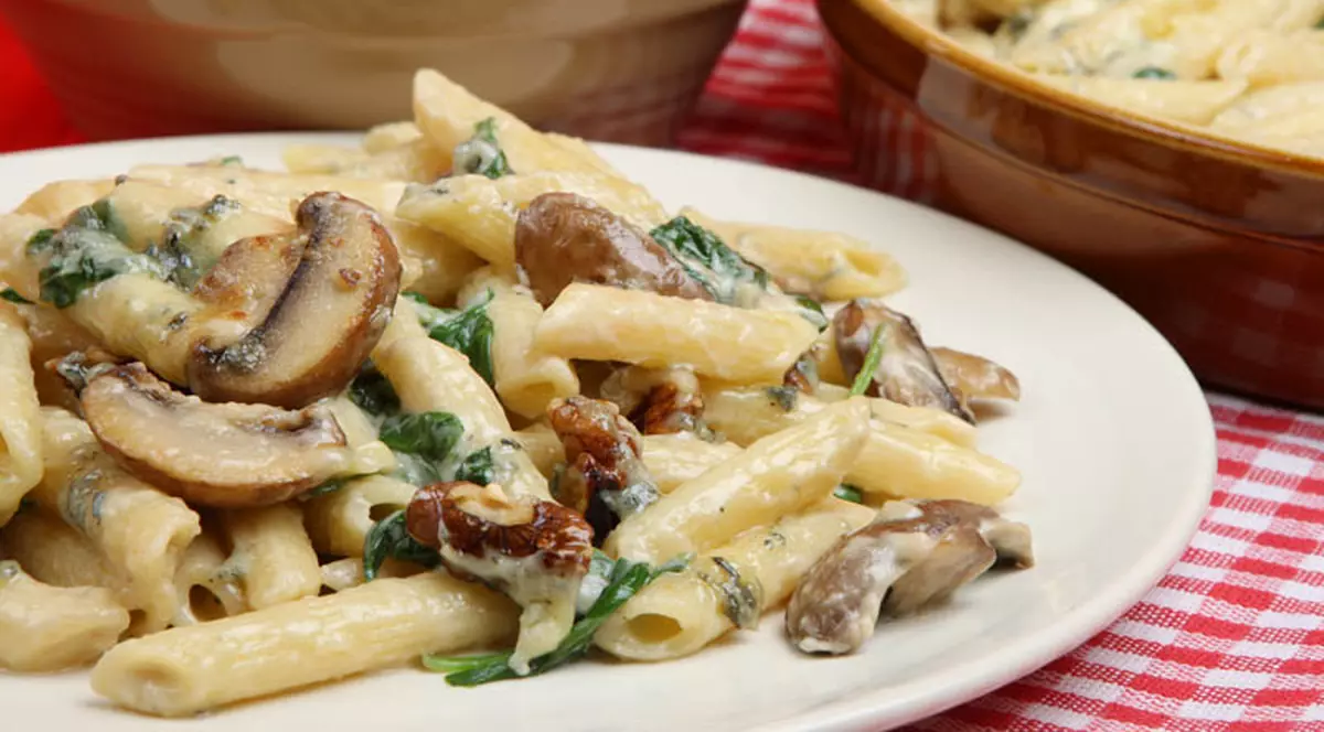 Rețetă: PENNE CU SOS DE CIUPERCI