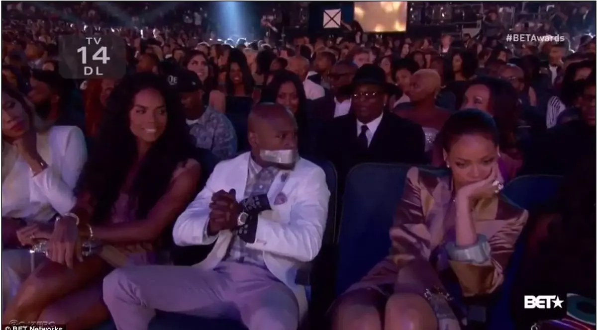 Rihanna i-a închis gura lui Mayweather! / GALERIE FOTO HOT