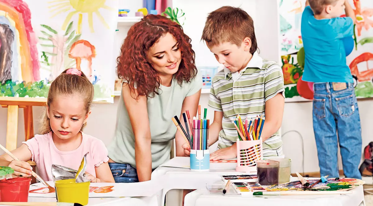 Părinții care vor să își trimită copiii la grădiniță primesc bani de la Guvern. Care sunt condițiile