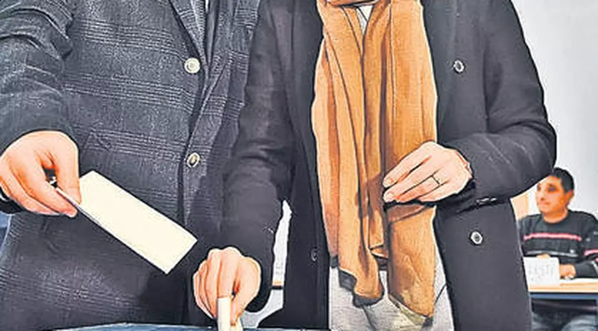 ULUITOR! Vezi ce face Valeriu Zgonea în ziua nunții! s-a căsătorit! Cât frumoasă e soția lui | FOTO