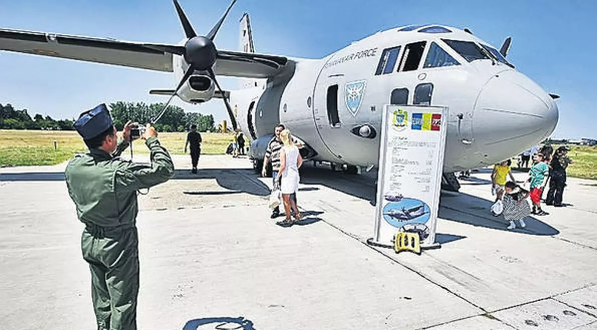 Astăzi este Ziua Aviației Române și a Forțelor Aeriene 