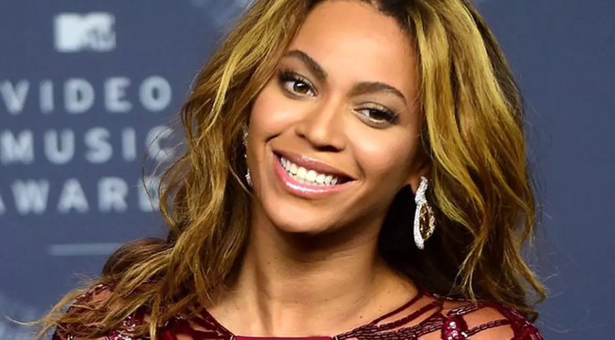 Cum arată sandalele pe care Beyonce a dat 300.000 de dolari: "Sunt, poate, a opta minune a lumii"