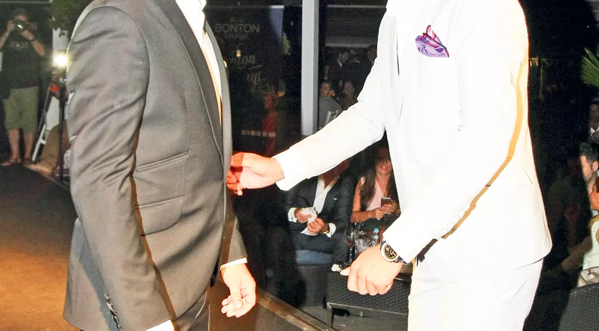 Manechine de ocazie! Mihnea şi Andrei, băieţii fostului premier Adrian Năstase, au intrat în lumea modei