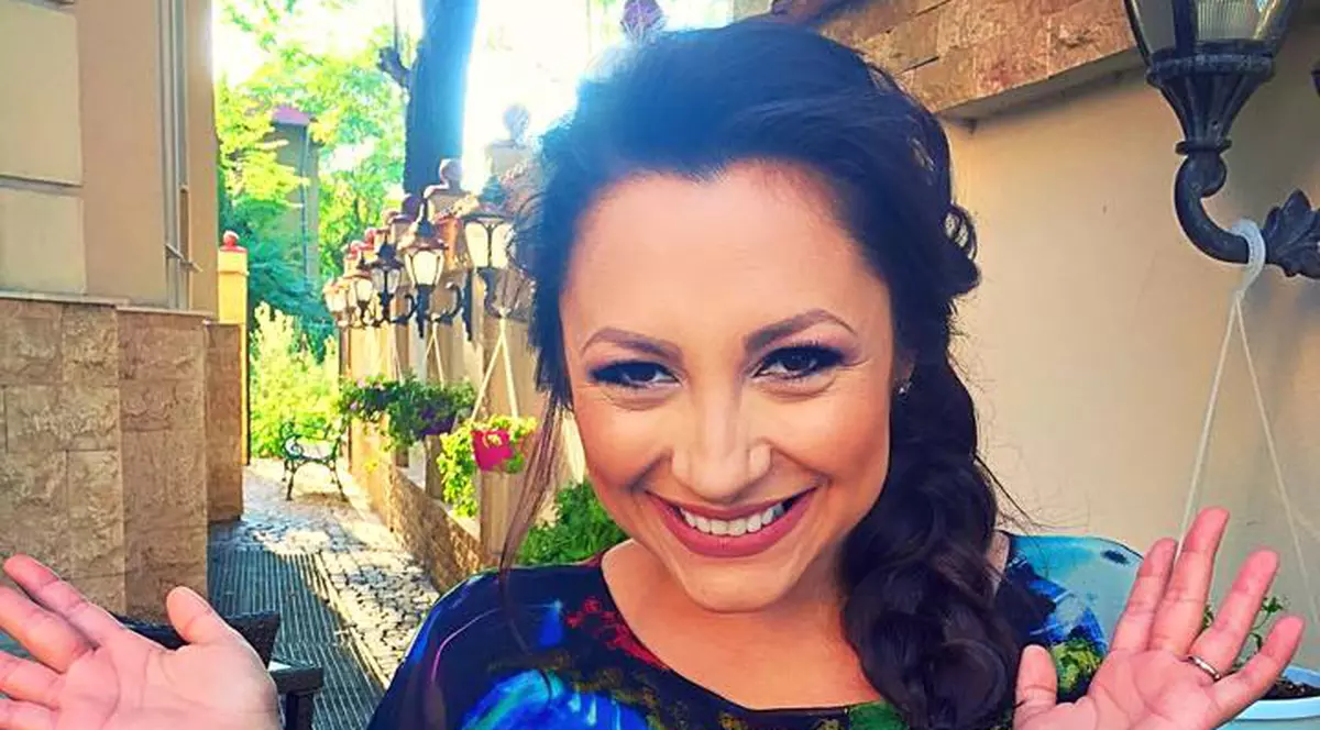 Imagine adorabilă cu Andra şi cu fiica ei, Eva. Ce i-a urat solista fetiţei, de Sf. Maria