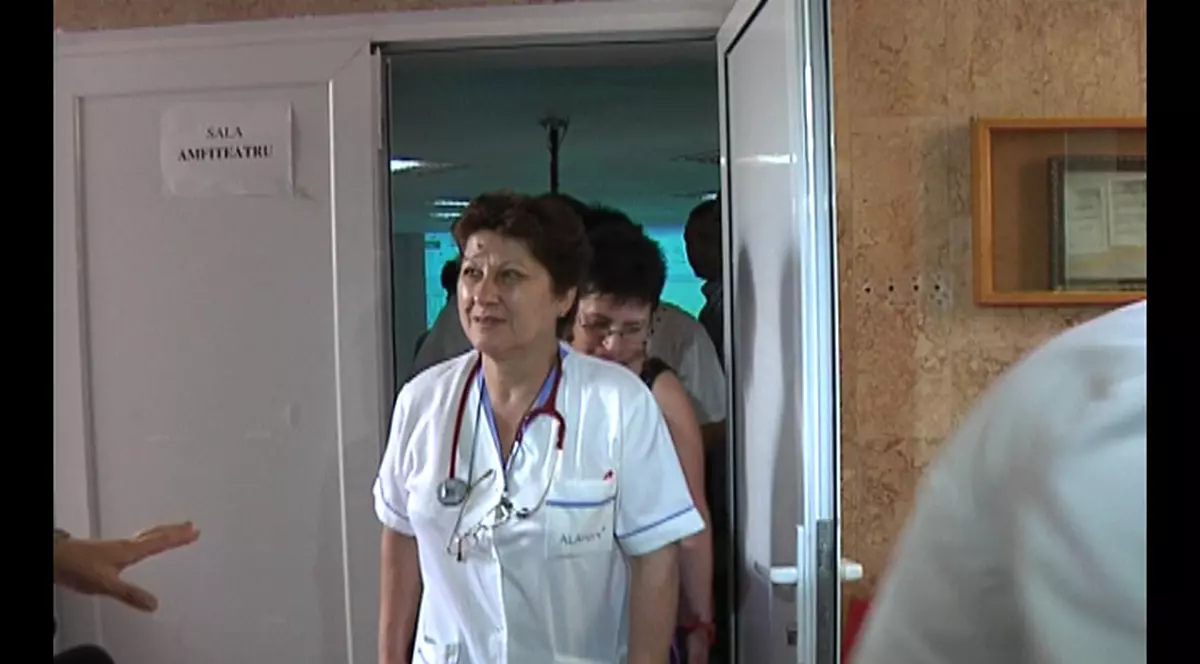 Medici scandalizați de ședința anti-șpagă! ”La ora 13.00 când pacientul e deschis pe masă, eu nu plec acasă” 