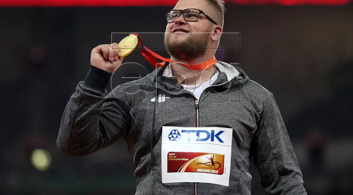 Campionul mondial la ciocan, polonezul Fajdek, și-a plătit cursa de taxi cu medalia sa de aur