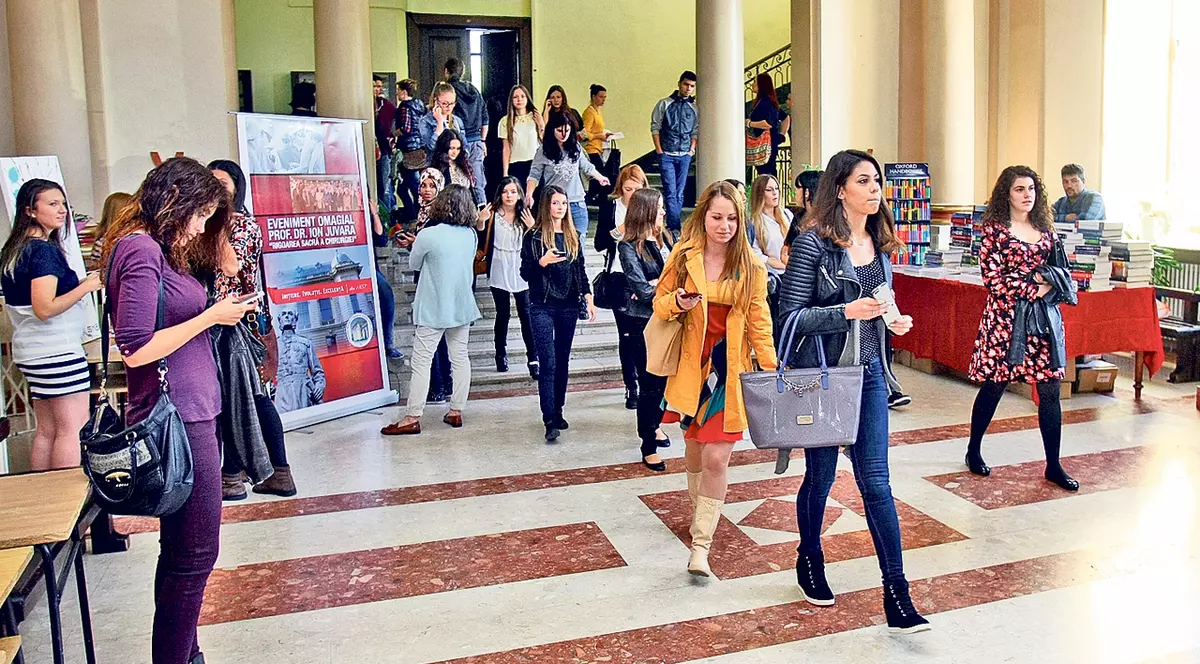 Parlamentarii nu mai vor politică în campusurile universitare