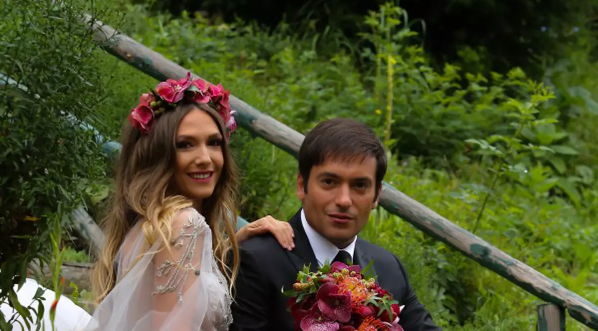 Adela Popescu s-a măritat! Intra aici să vezi primele poze!