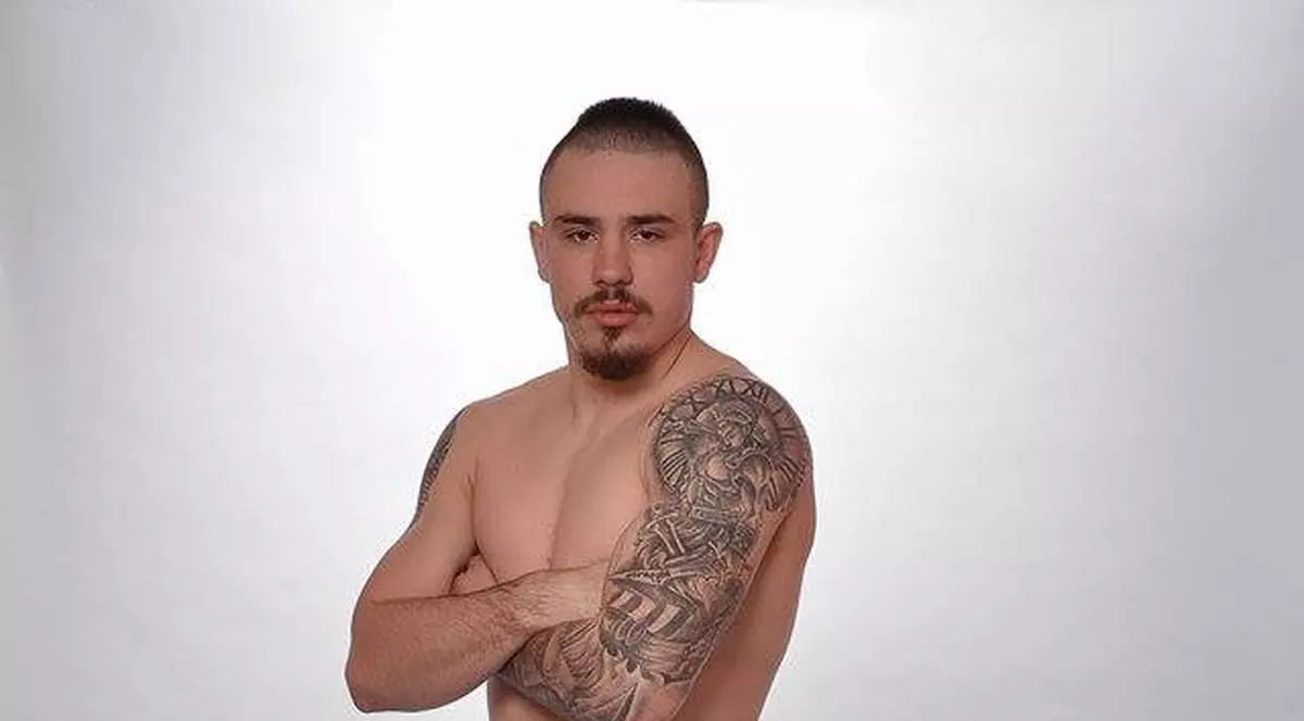 Campionul Superkombat Amansio Paraschiv debutează în boxul profesionist