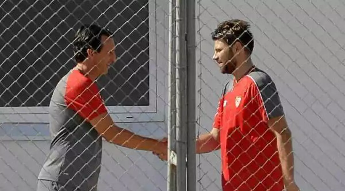 Rusescu a rămas șomer de lux, după ce a fost dat afară de la Sevilla. Ce oferte are atacantul