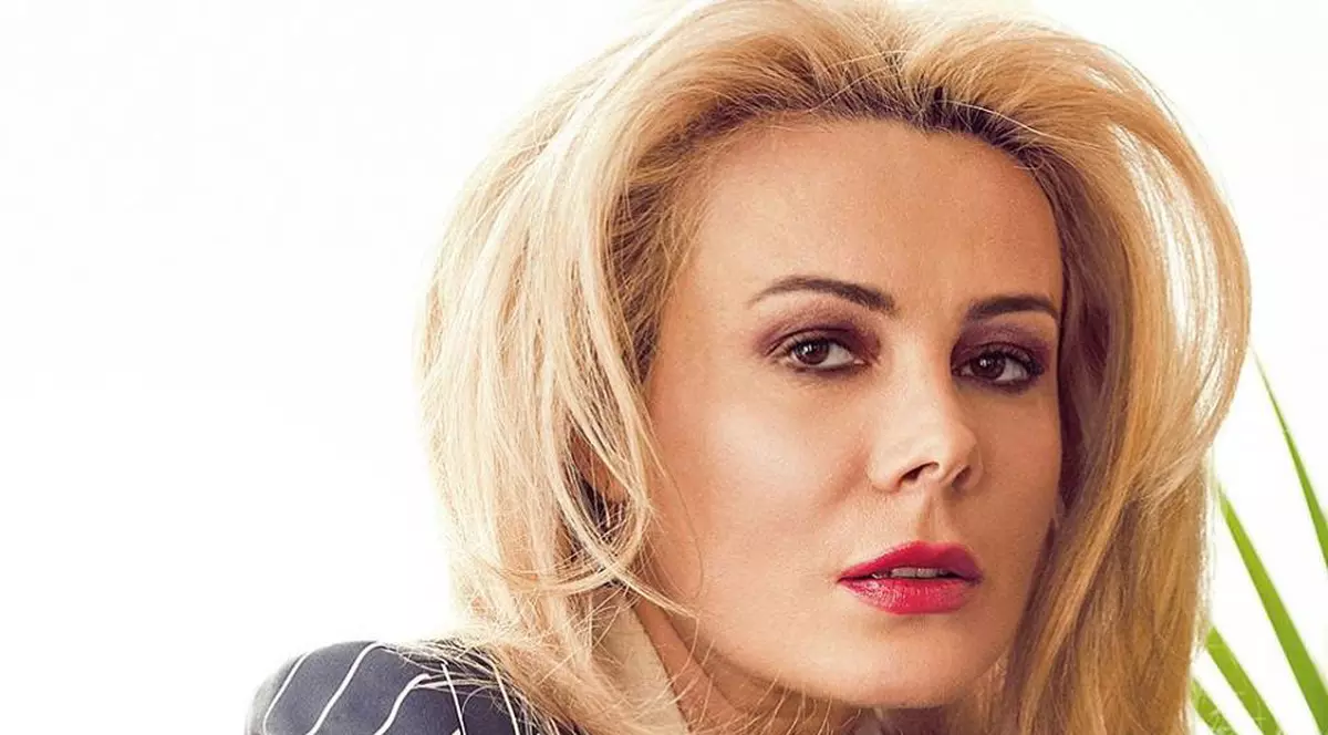 Dana Săvuică, fără pic de machiaj. Îți place cum arată? | FOTO ÎN ARTICOL