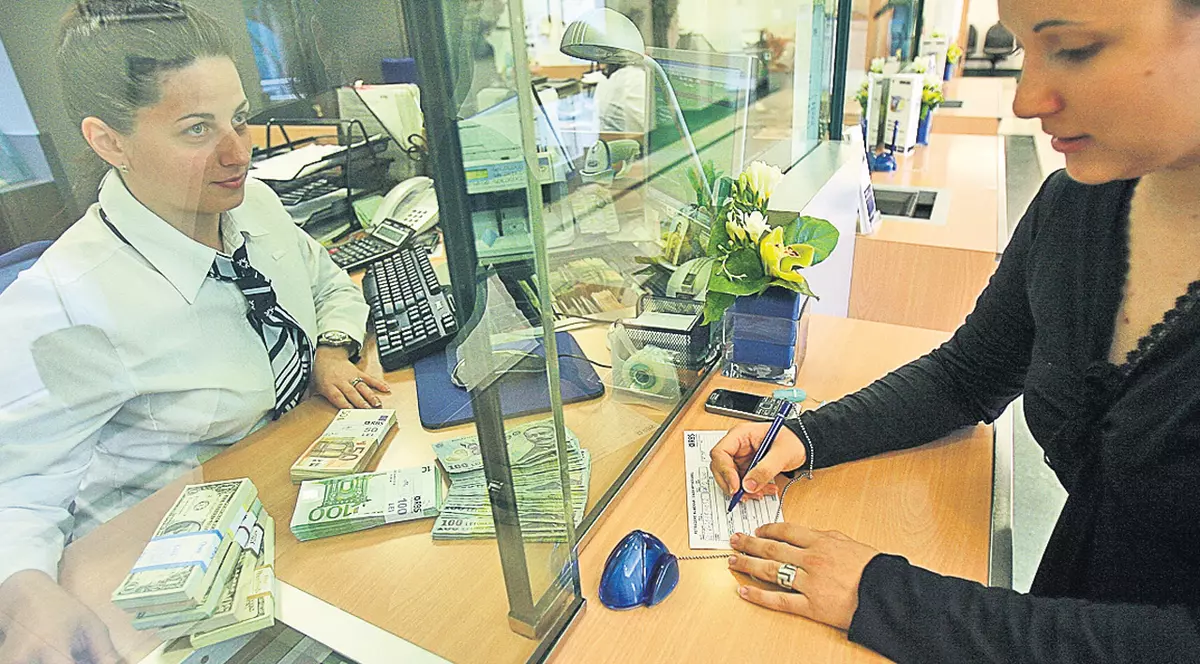 Vâlcenii, cei mai îndatorați români 