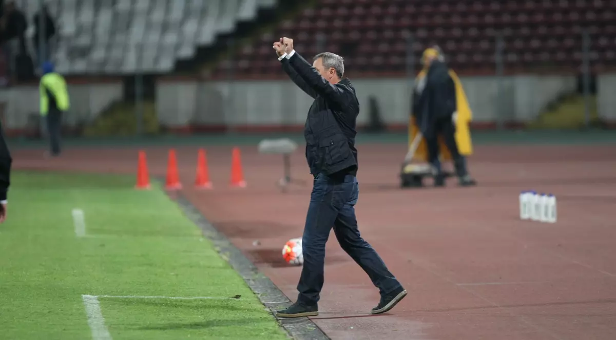 Rednic s-a luat de fanii care îl comentau: "Linişte, eu sunt responsabil!"