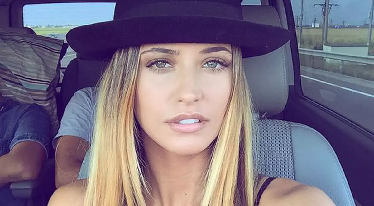 Alex Velea e încântat de silicoanele Antoniei: "Arată bine rău, e foarte sexy"