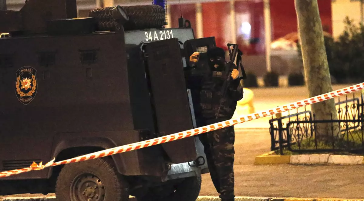 Consulatul SUA la Istanbul, ținta unui atac armat | VIDEO