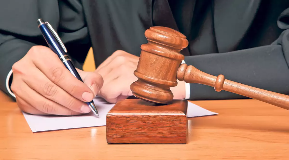 ROMÂNI CONTRA BĂNCI! Noi reguli pentru Protecția Consumatorilor