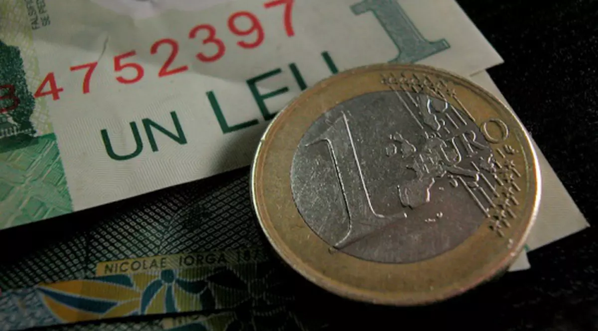 VEȘTI BUNE pentru românii cu credite în valută! Leul PRINDE PUTERI