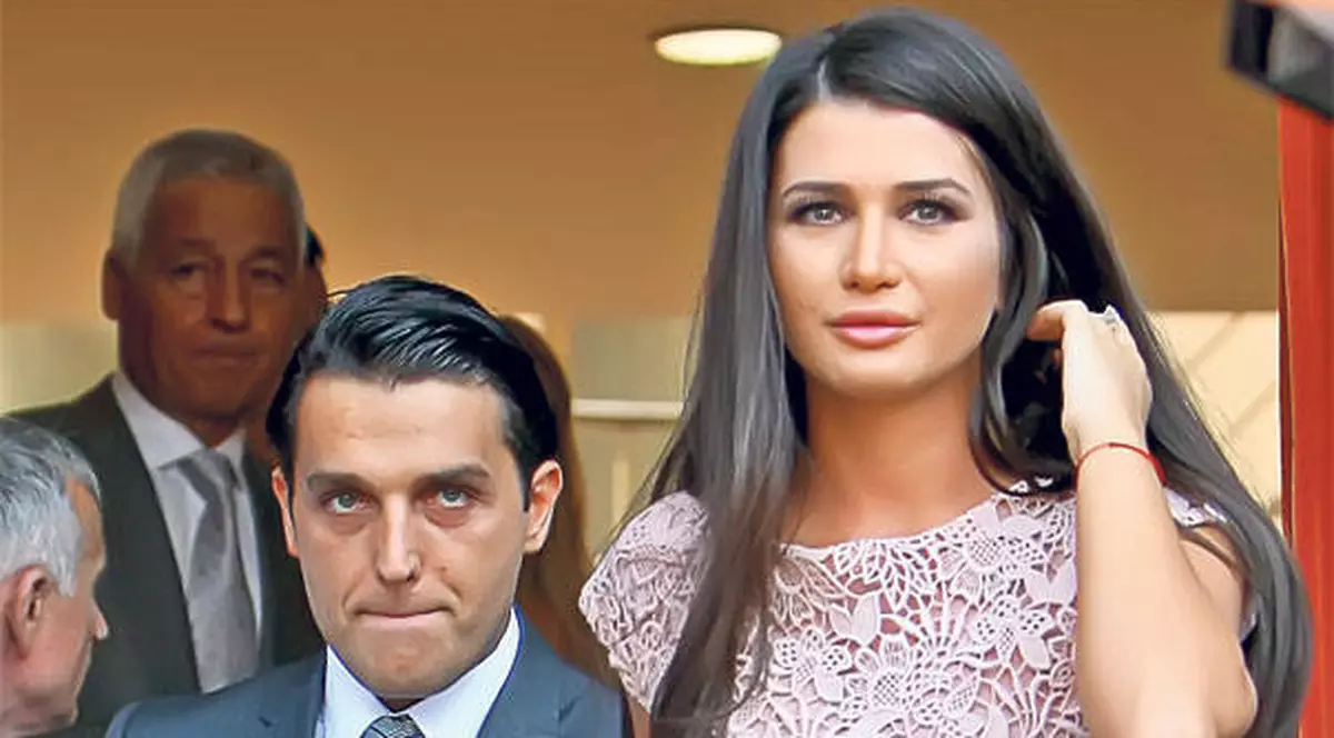 CÂT DE DULCE e fiul Elenei Băsescu! Cu cine seamănă Traian junior? | FOTO ÎN ARTICOL