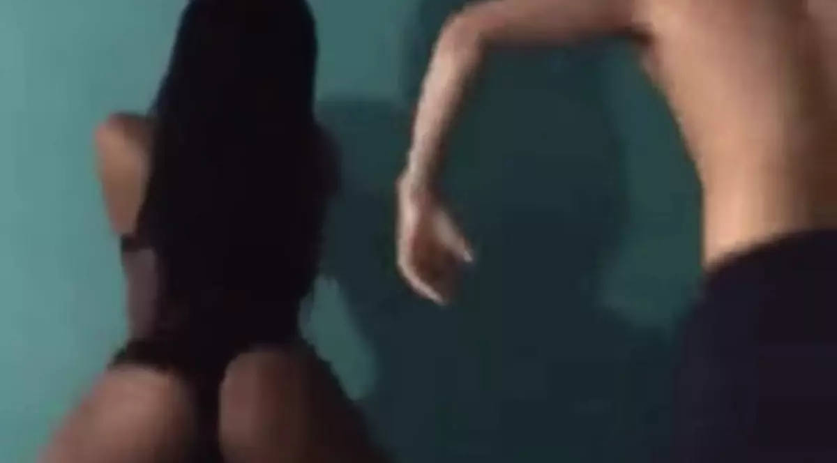 MONSTRUOS! Ce a pățit după ce iubitul ei a prins-o dansând așa | VIDEO