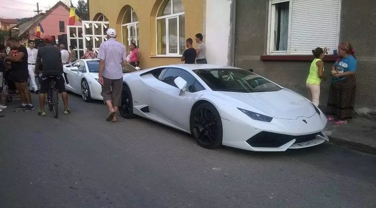 Scandal la un nuntă în Petroșani! Bolizii nuntașilor atacați cu țigle!