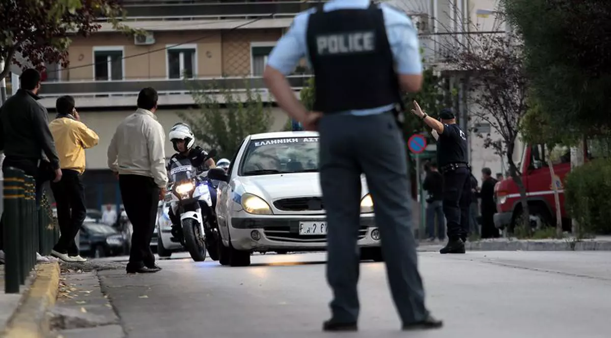 O femeie, în vârstă de 41 de ani, a jefuit două bănci, fără să aibă niciun complice. Cum acționa