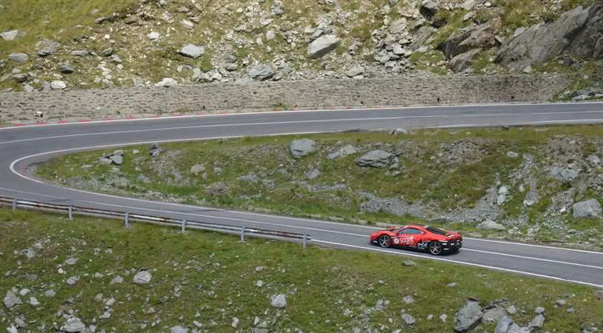 Un italian a atins o viteză de 240 km/h pe Transfăgărăşan / GALERIE FOTO&VIDEO