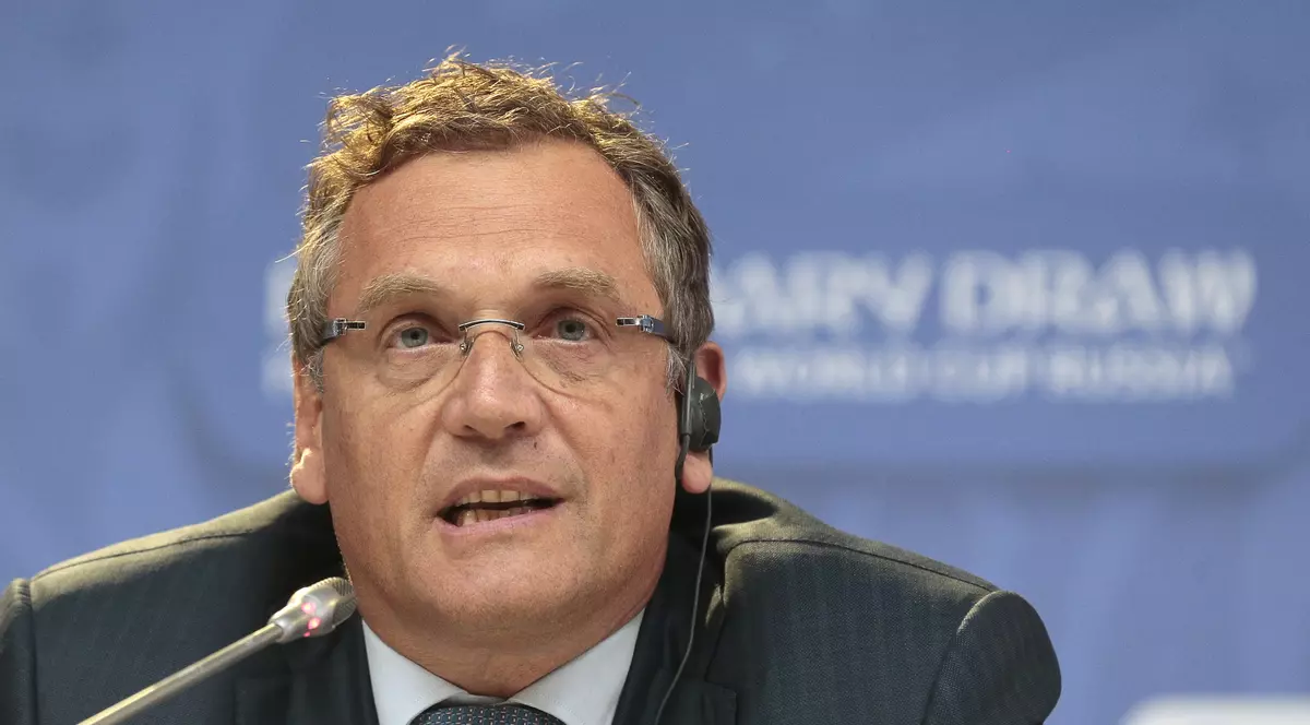 Bătaie mare pentru şefia FIFA. Vrea să intre în joc şi secretarul general