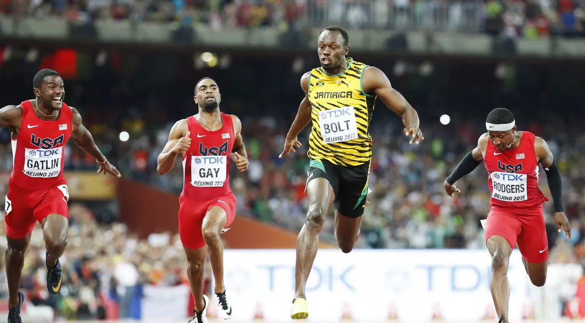 CM DE ATLETISM! ”Regele” n-a murit! Usain Bolt și-a păstrat titlul suprem în proba de 100 m, după ce era să rateze marea finală! ^Americanul Justin Gatlin l-a speriat de moarte pe supercampionul jamaican! VIDEO