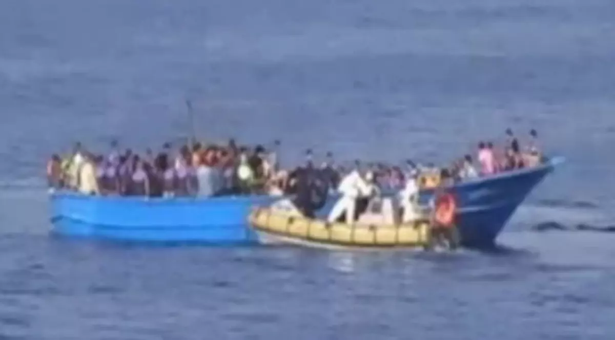 Criza imigranților: Peste 4.000 de persoane au fost salvate în 48 de ore în largul Italiei