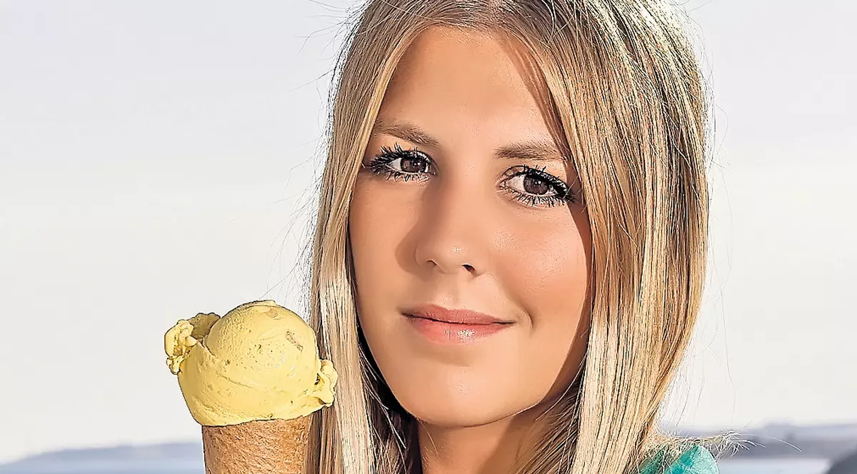 Îngheţata din comerţ - bombă de chimicale! Cum ne pot îmbolnăvi E-urile care-i dau culoare şi savoare