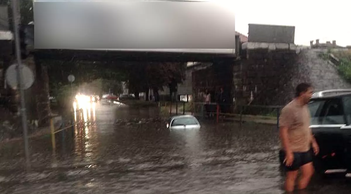 E PRĂPĂD la Timișoara! Mall-ul, străzile, spitalele și zeci de case, INUNDATE | VIDEO