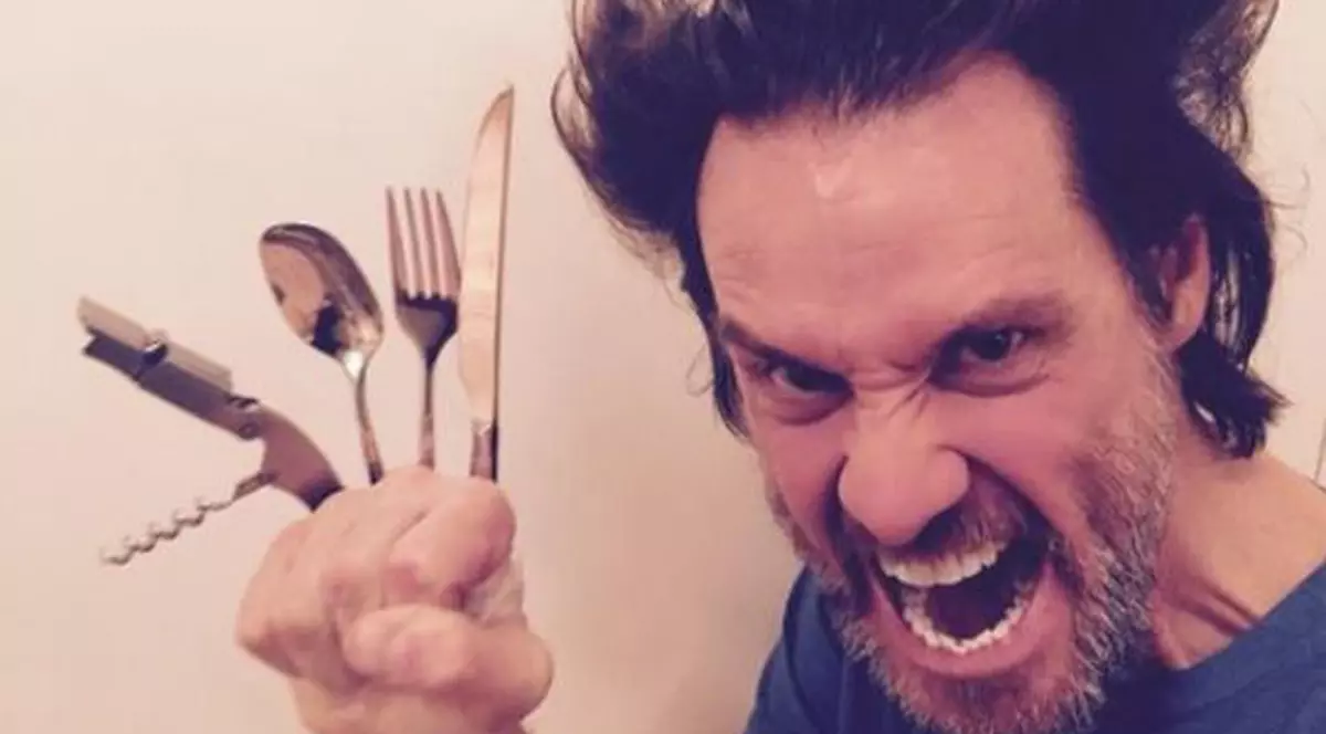 Hugh Jackman şi Jim Carrey s-au luat la mișto reciproc. Vezi ce a ieșit și cum s-a terminat "duelul"! | VIDEO
