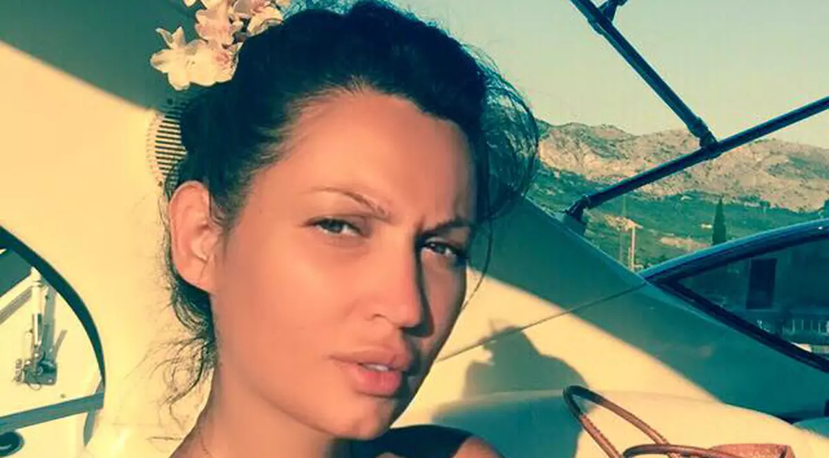 Nicoleta Luciu, de nerecunoscut, fără fard și necoafată pe yacht!