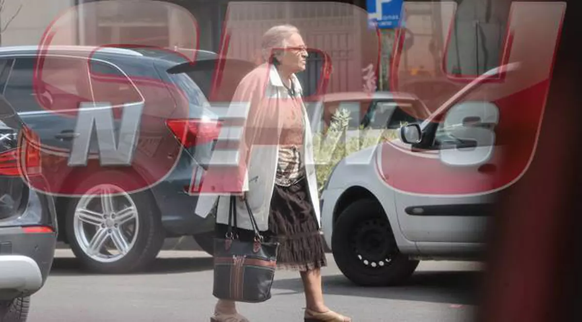 EXCLUSIV | Îi veghează somnul de teamă să nu se oprească din respirat. Mama lui Cotabiţă face nopţi albe la căpătâiul artistului