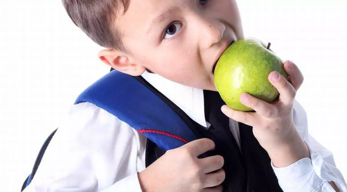 FRUCTE ÎN ȘCOLI. Elevii vor mânca mere de peste 14 milioane de euro