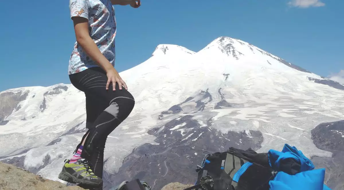 La 12 ani calcă munţii în picioare! Nou record pentru micuţa alpinistă româncă