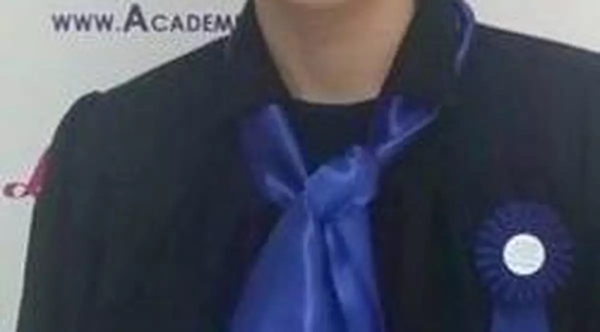 Rămasă fără emisiune, o fostă vedetă Tv s-a întors pe băncile școlii. Acum se laudă că are o diplomă de... ajutat oamenii