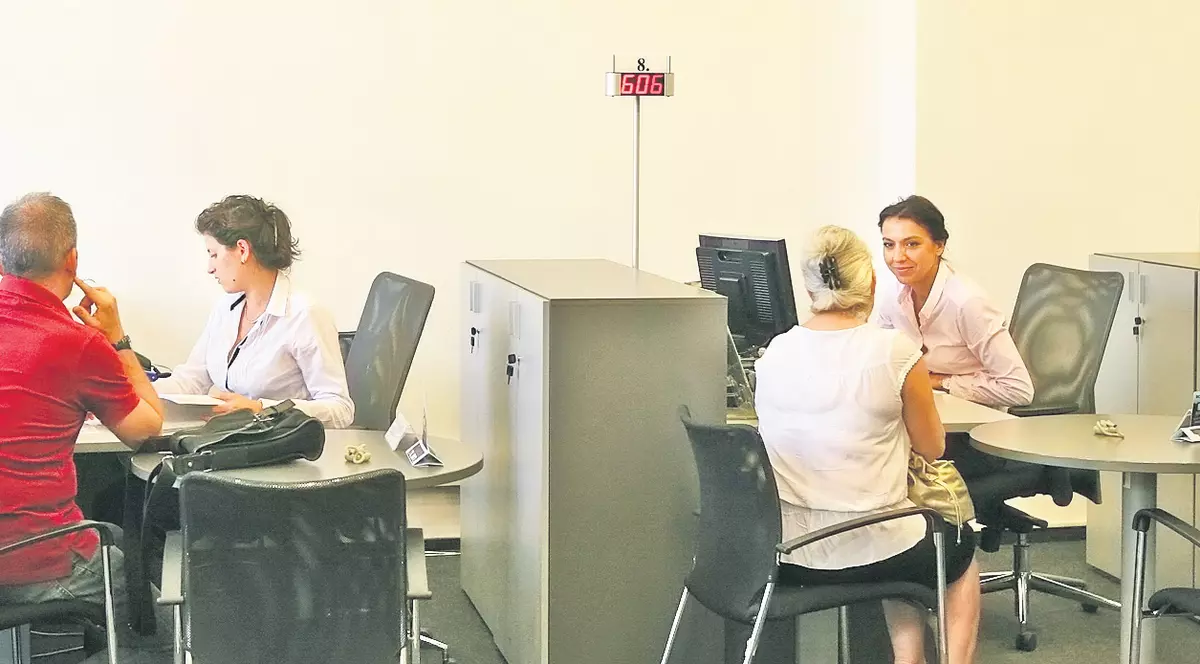 Noi scenarii pentru împrumutaţii în valută