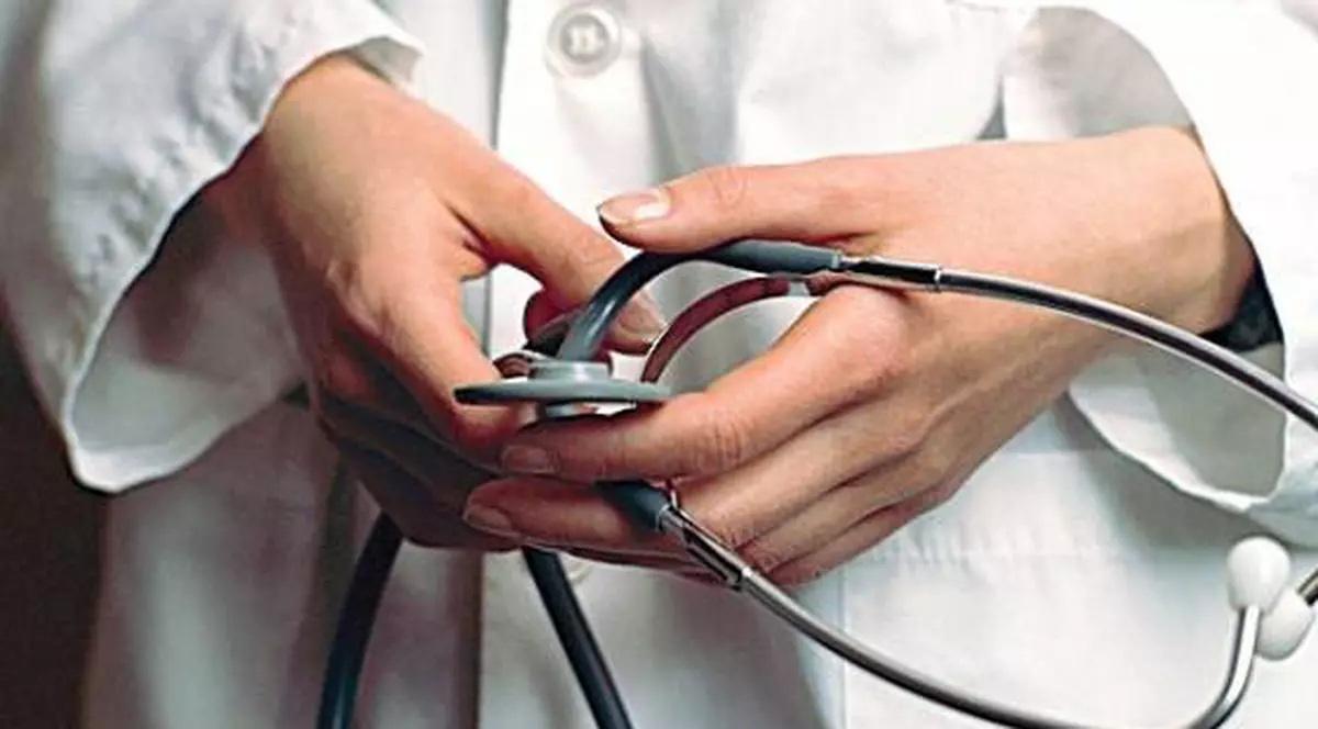 Li s-a oferit DUBLAREA SALARIILOR, dar medicii sunt REVOLTAŢI. "Parafa jos! Grevă!"