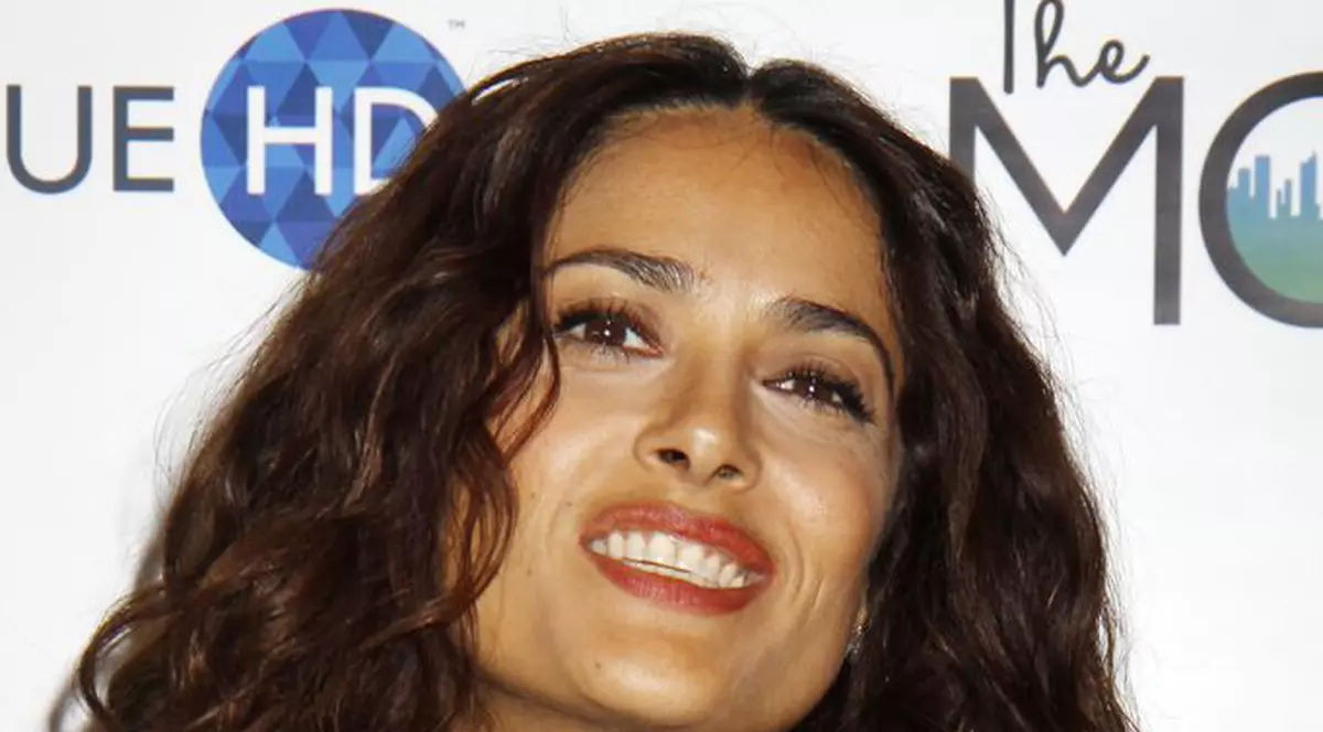 Salma Hayek se simte dată la o parte la Hollywood