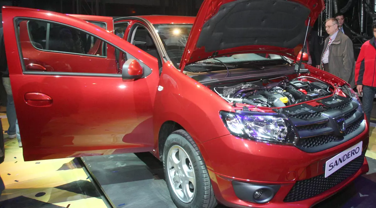 Dacia, doar cu accelerație și frână