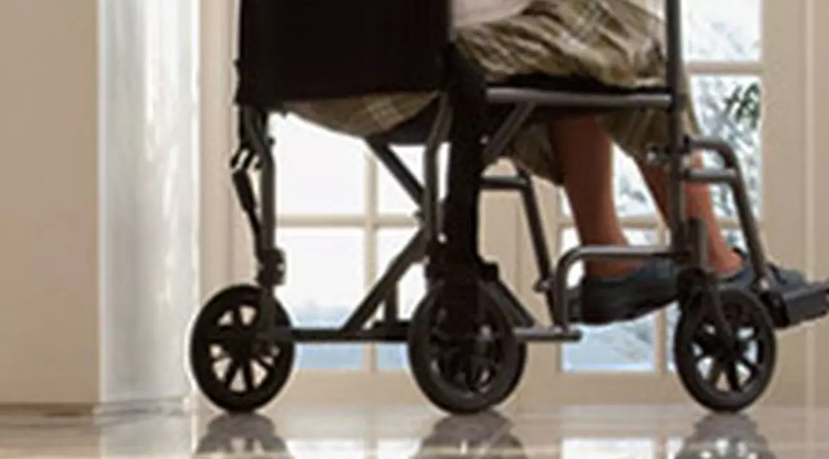 CUTREMURĂTOR! Un bărbat din Buzău şi-a violat mama paralizată